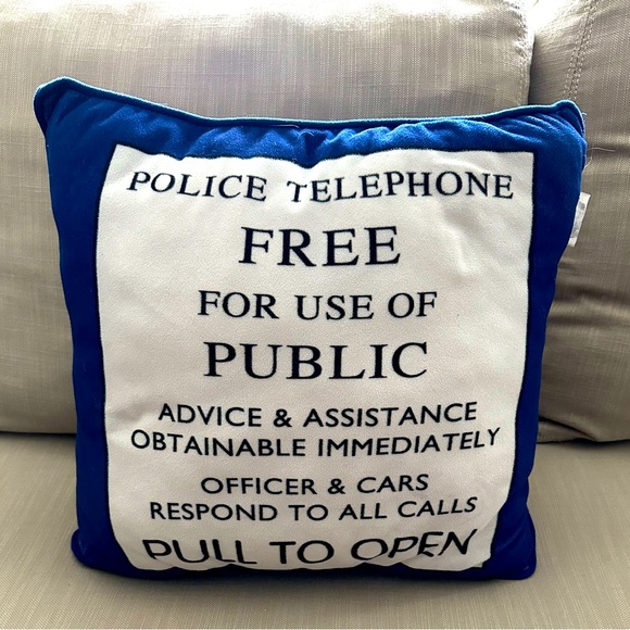 Dr. Who Tardis Call Box Pillow - Picture 1 of 1